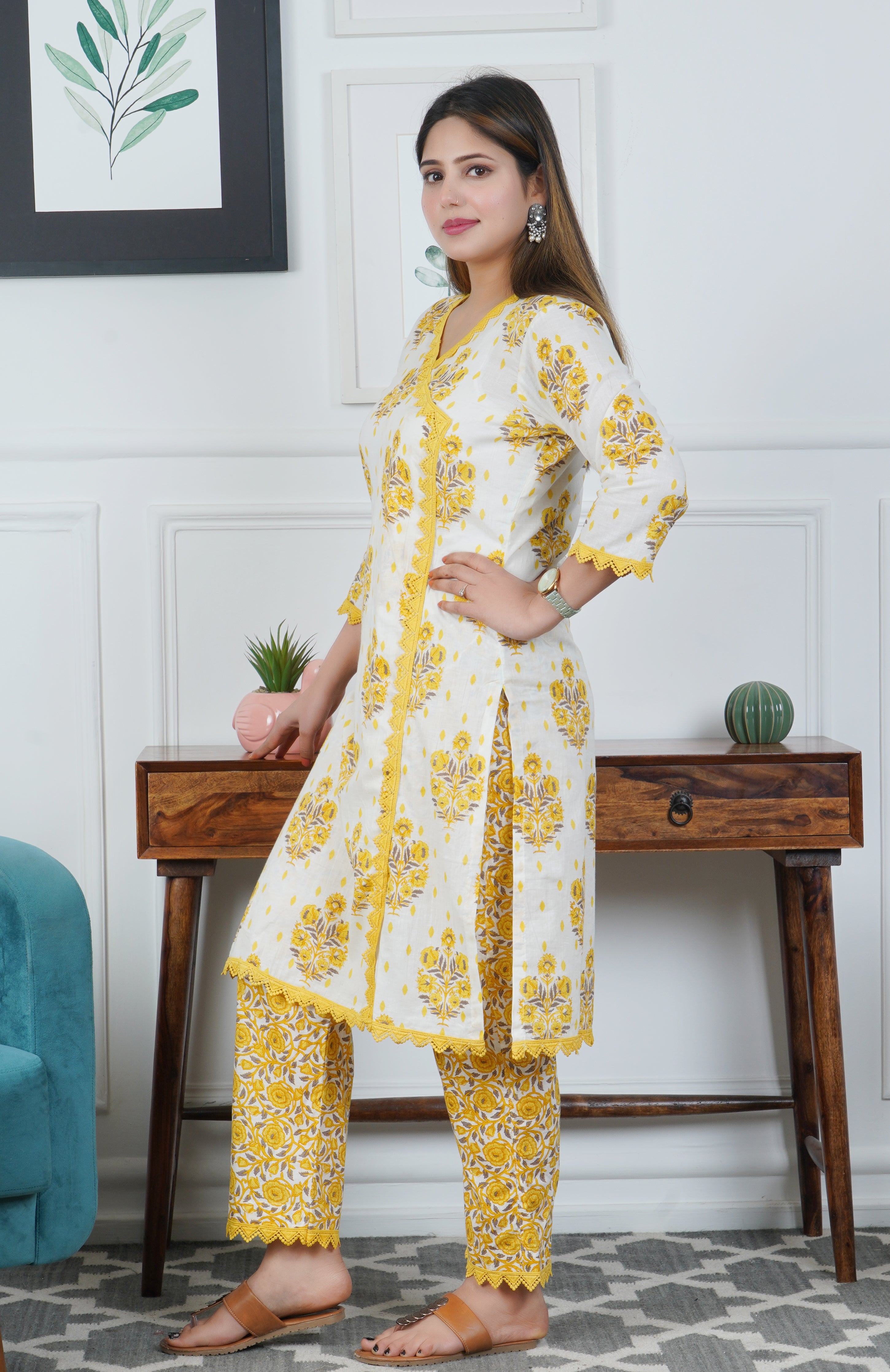 Floral Jaipuri Printed Cotton Kurta with Trouser