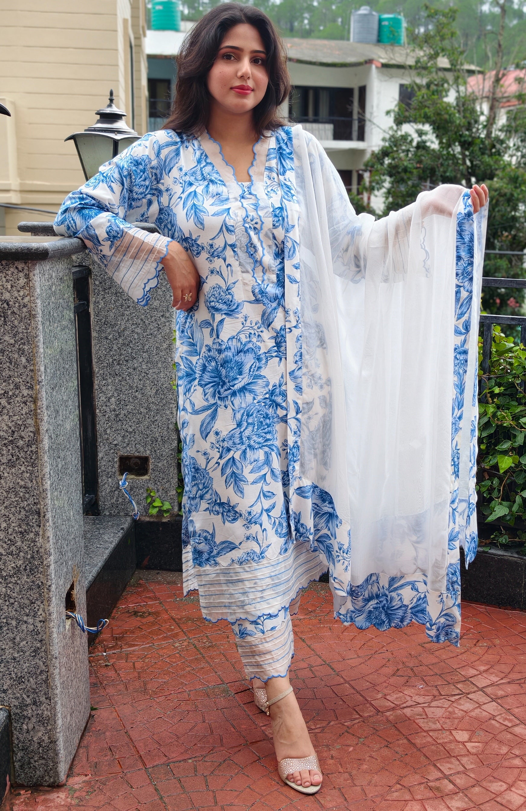 Blue Cotton Floral Printed Scalloped three-piece dress