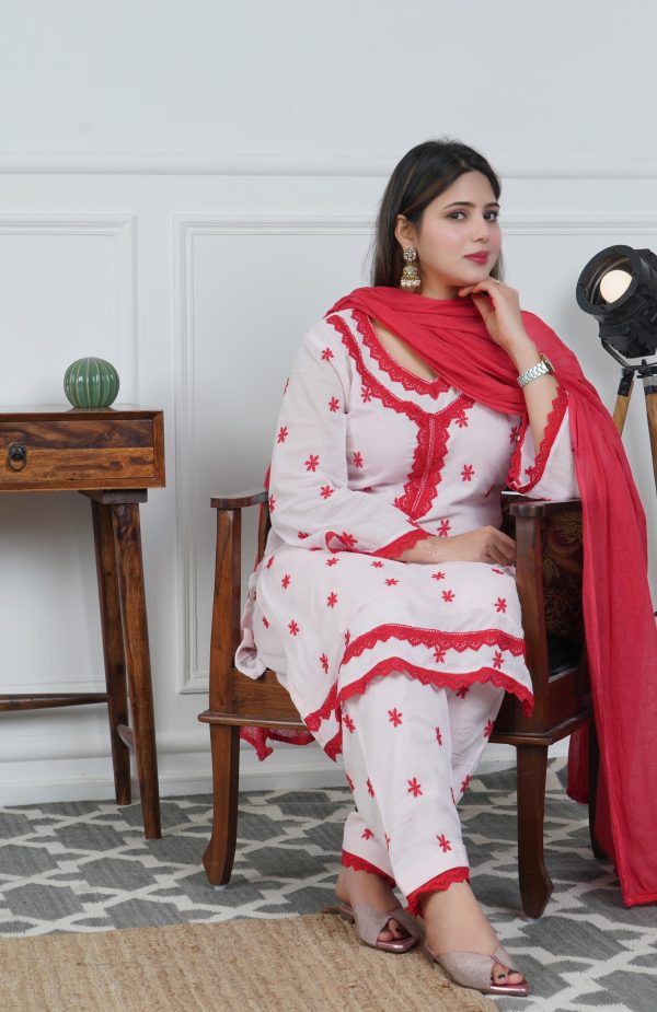 Light Pink Embroidered 3-Piece Set - Image 4